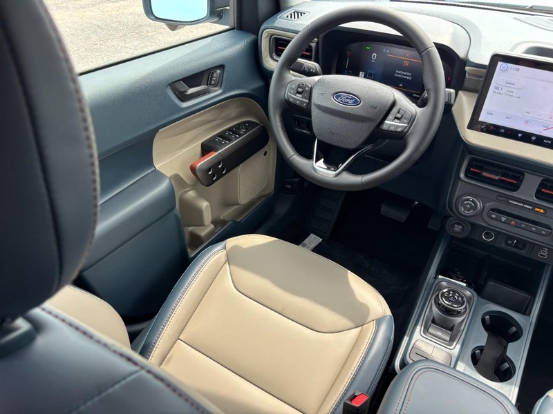Ford Maverick Vehicle Full-screen Gallery Image 13