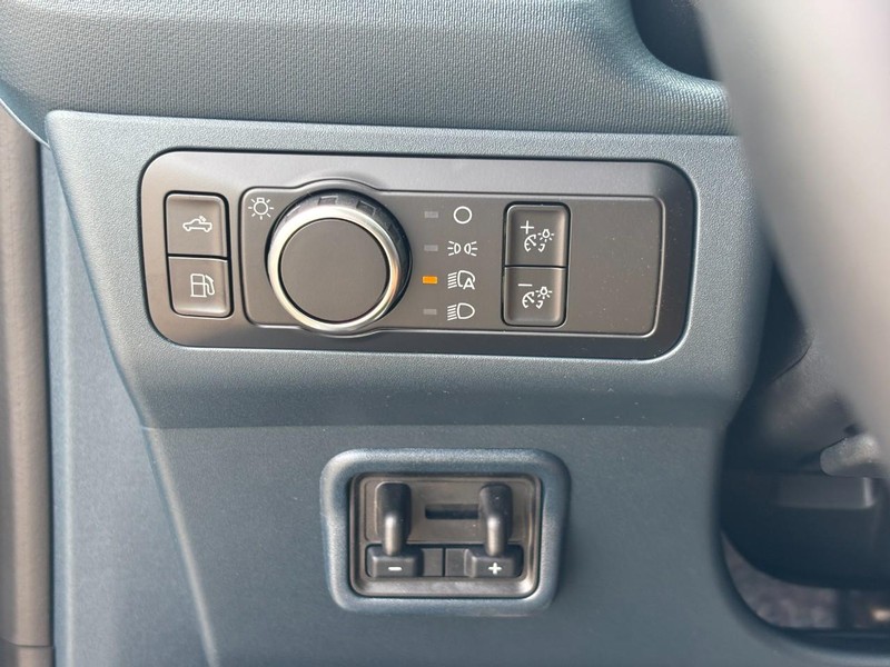 Ford Maverick Vehicle Full-screen Gallery Image 18