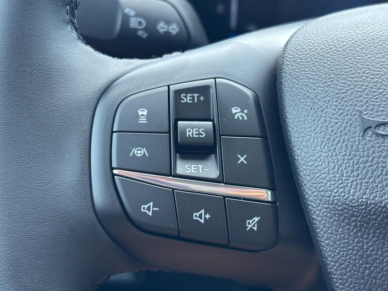 Ford Maverick Vehicle Full-screen Gallery Image 19