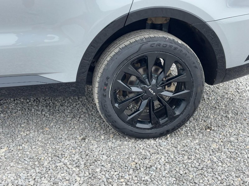 Kia Sorento Vehicle Image 12