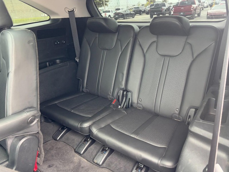 Kia Sorento Vehicle Image 13