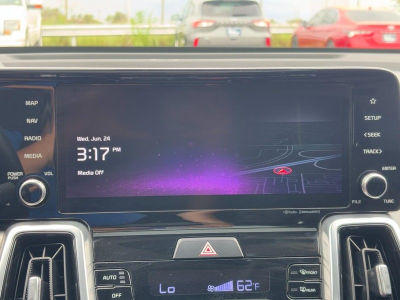 Kia Sorento Vehicle Image 23