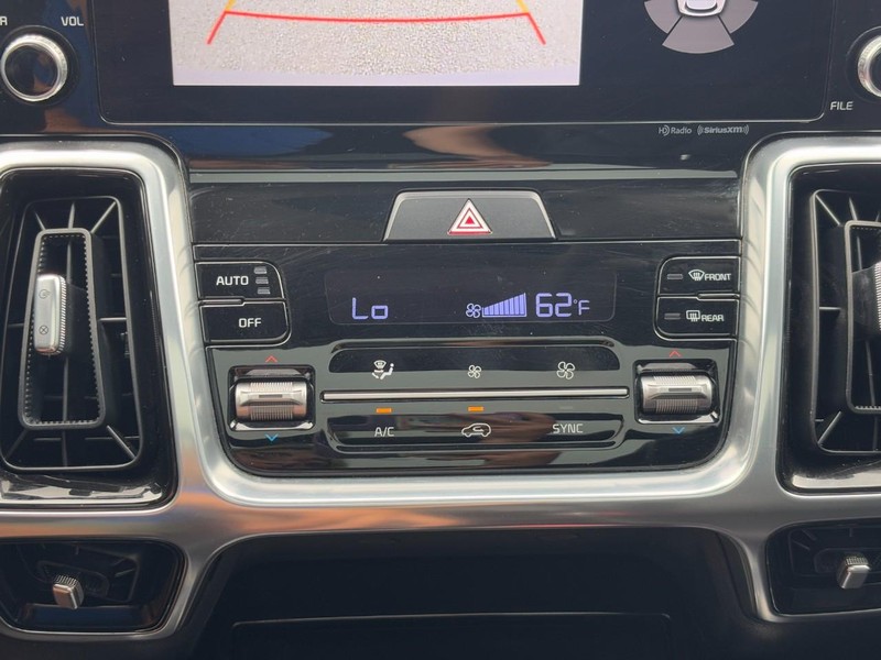 Kia Sorento Vehicle Image 26