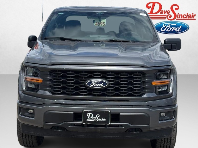 Ford F-150 Vehicle Full-screen Gallery Image 02