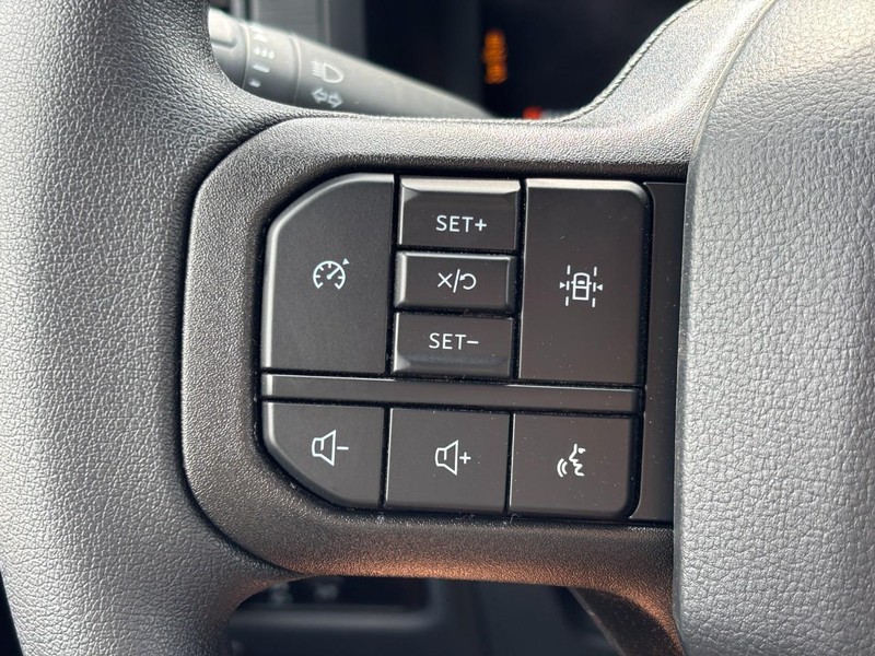 Ford F-150 Vehicle Full-screen Gallery Image 19