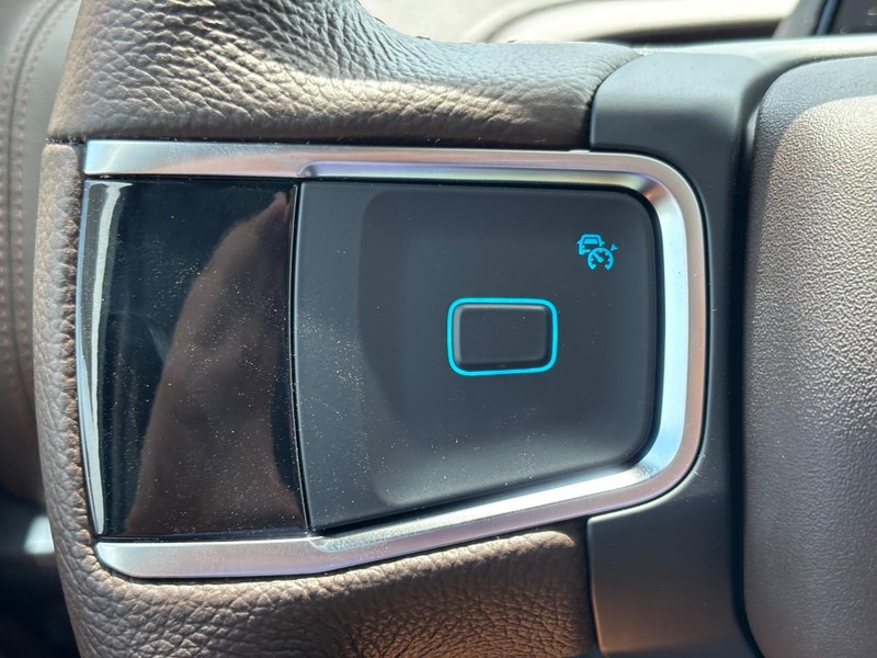 Ford Expedition Max Vehicle Full-screen Gallery Image 20