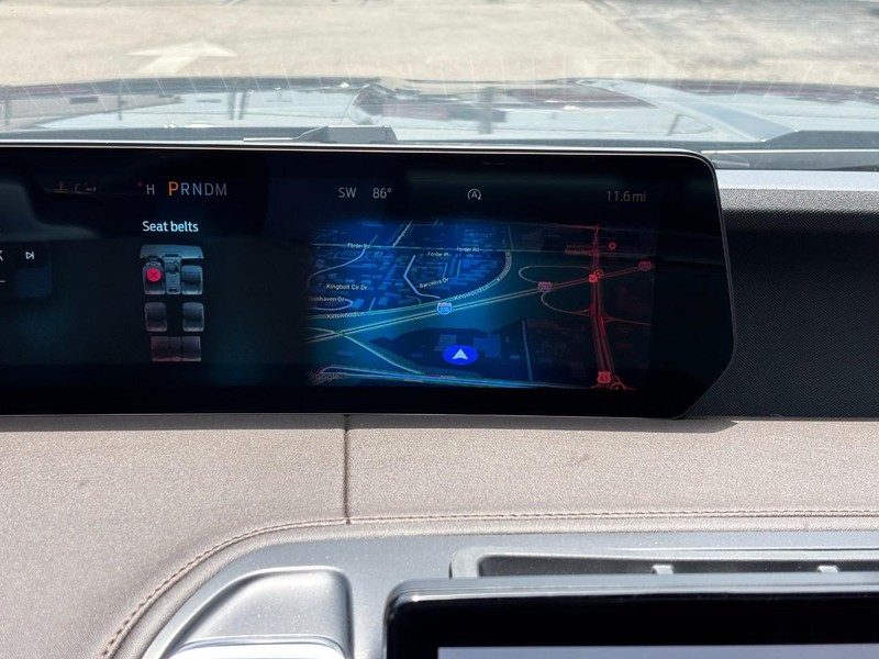 Ford Expedition Max Vehicle Full-screen Gallery Image 23