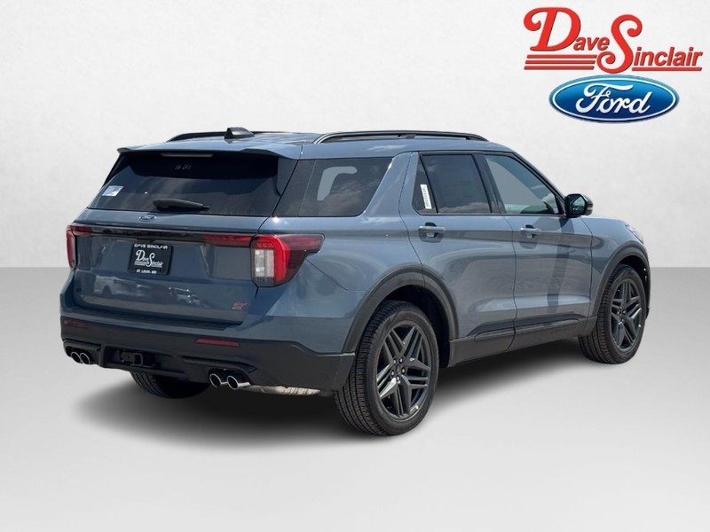 Ford Explorer Vehicle Image 07
