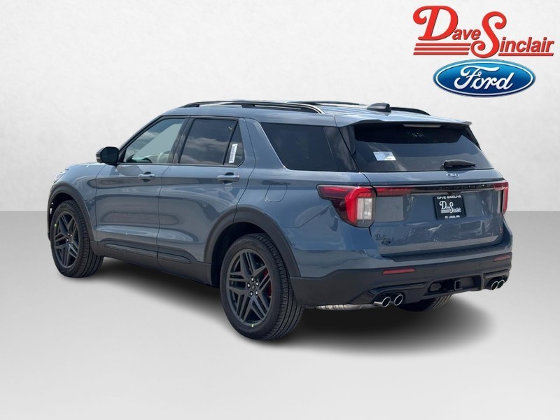 Ford Explorer Vehicle Image 09