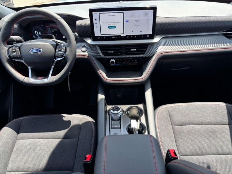 Ford Explorer Vehicle Image 15