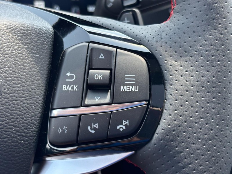 Ford Explorer Vehicle Image 21