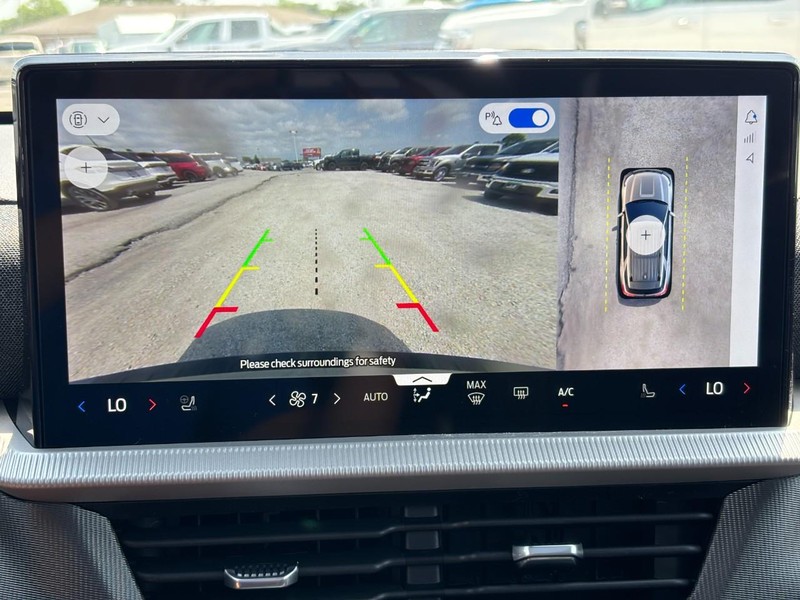 Ford Explorer Vehicle Image 25