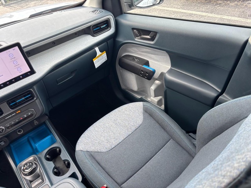 Ford Maverick Vehicle Image 15