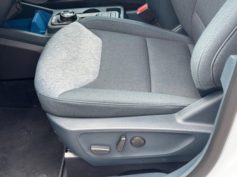 Ford Maverick Vehicle Image 16
