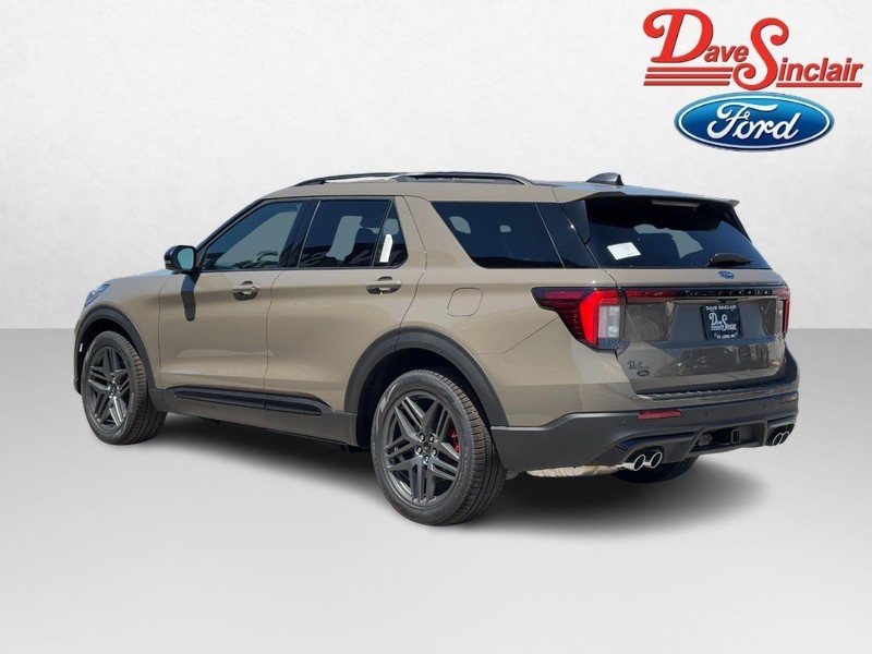 Ford Explorer Vehicle Image 09