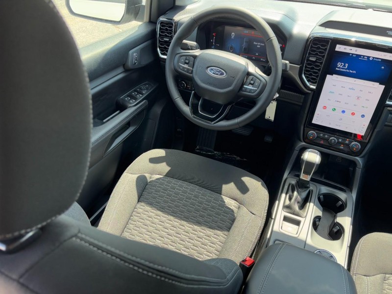Ford Ranger Vehicle Full-screen Gallery Image 13
