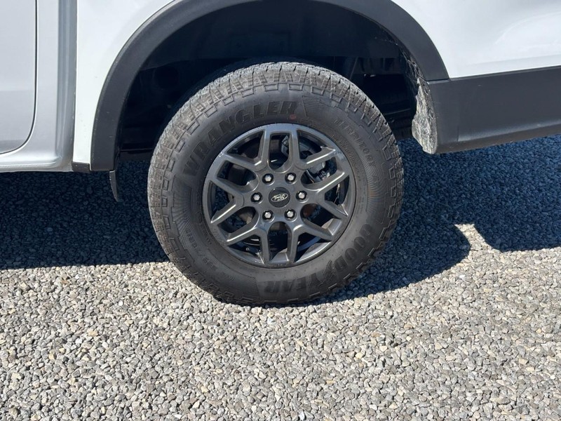Ford Ranger Vehicle Full-screen Gallery Image 12