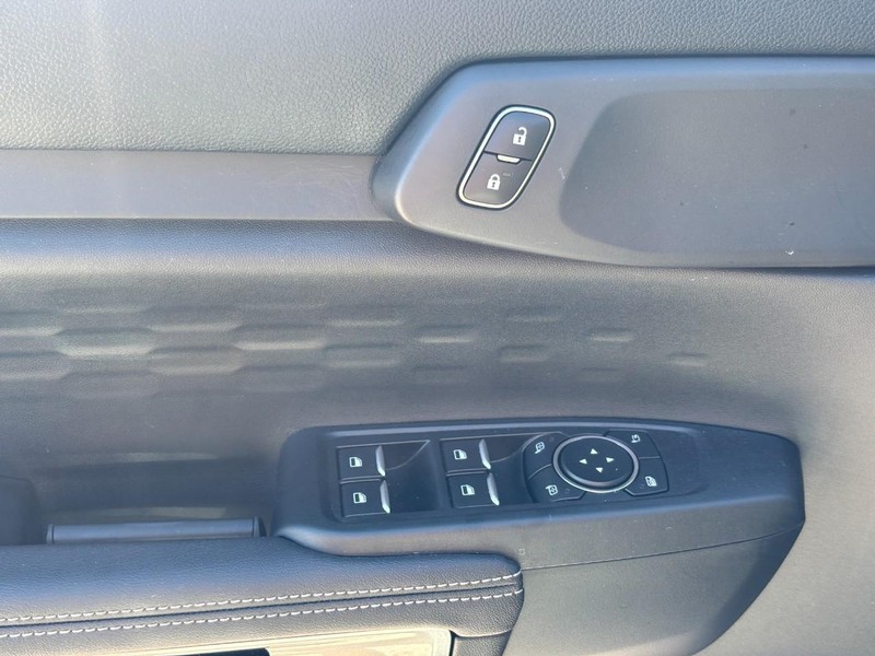 Ford Ranger Vehicle Full-screen Gallery Image 18