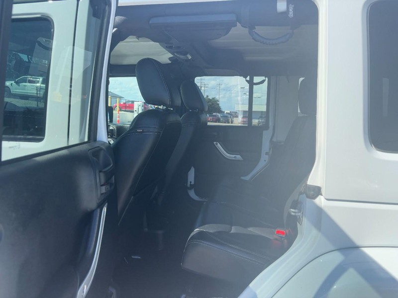 Jeep Wrangler Unlimited Vehicle Image 13