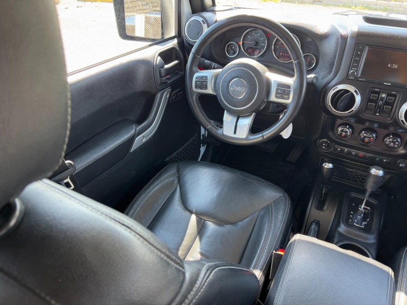 Jeep Wrangler Unlimited Vehicle Image 14