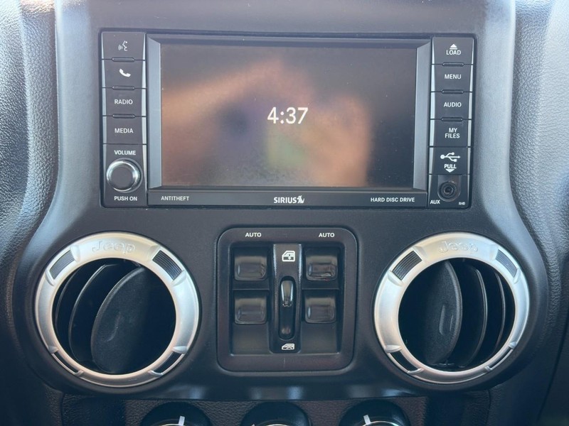 Jeep Wrangler Unlimited Vehicle Image 22
