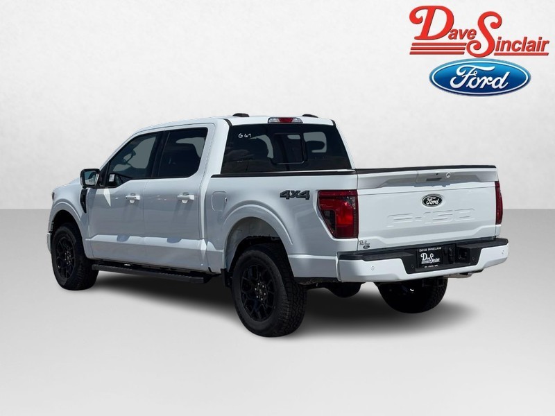 Ford F-150 Vehicle Full-screen Gallery Image 09