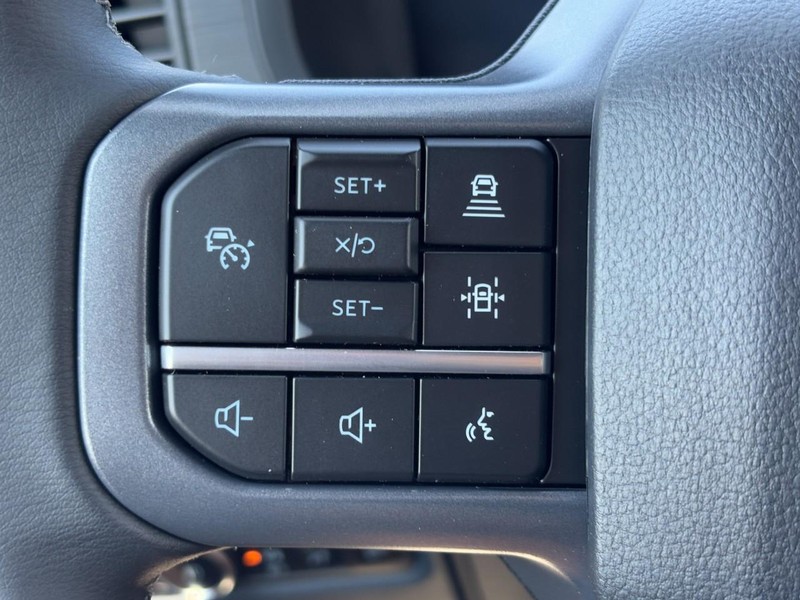 Ford F-150 Vehicle Full-screen Gallery Image 18