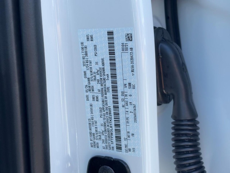 Ford F-150 Vehicle Full-screen Gallery Image 24