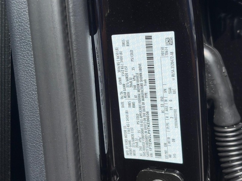 Ford F-150 Vehicle Full-screen Gallery Image 24