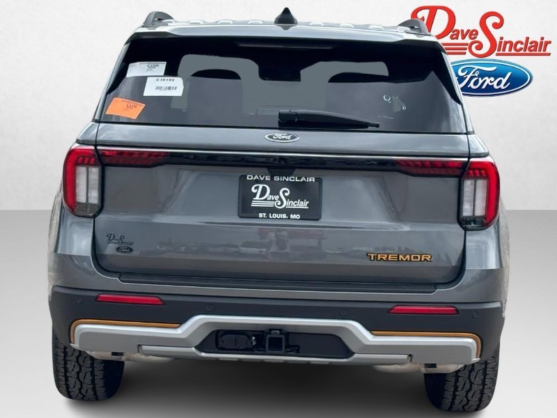 Ford Explorer Vehicle Full-screen Gallery Image 08