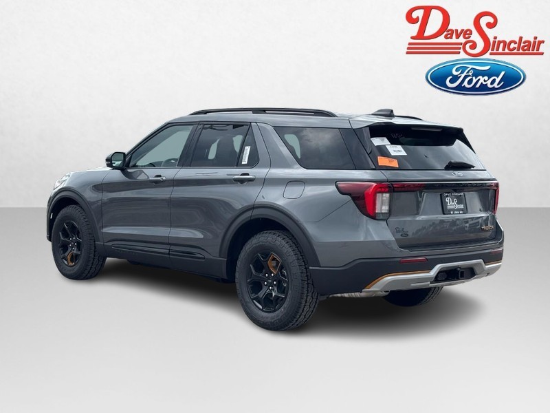 Ford Explorer Vehicle Full-screen Gallery Image 09