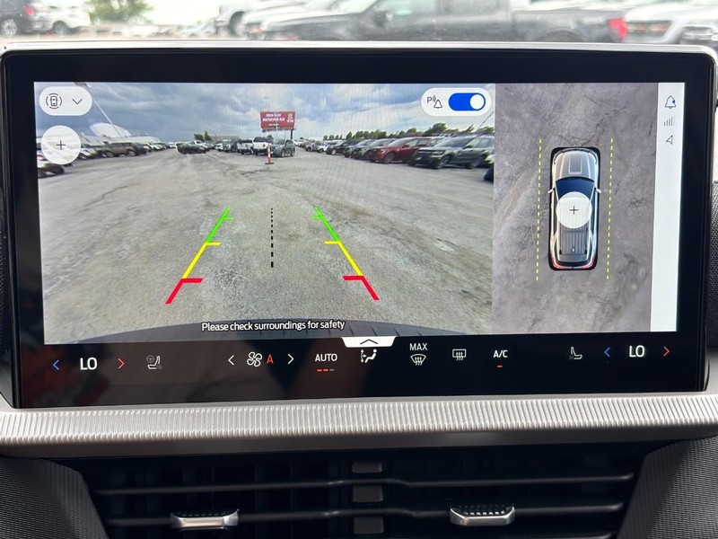 Ford Explorer Vehicle Full-screen Gallery Image 23