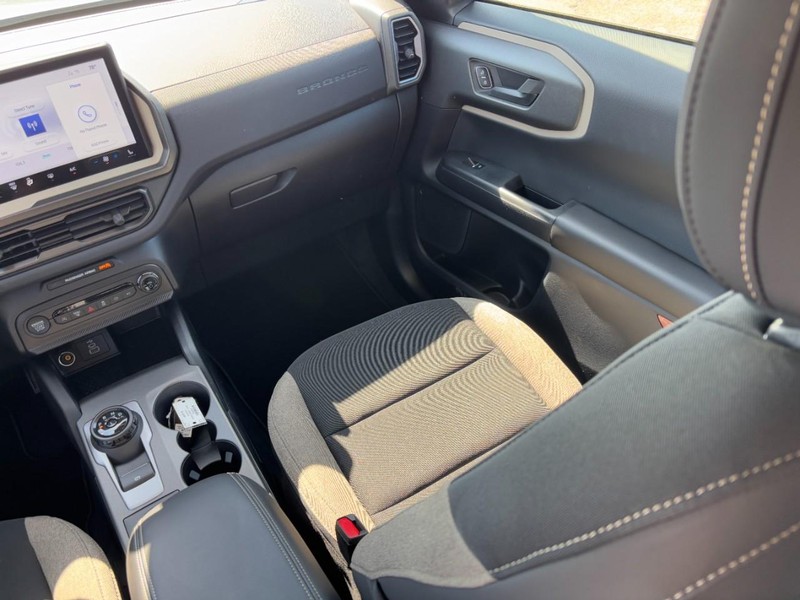 Ford Bronco Sport Vehicle Full-screen Gallery Image 15