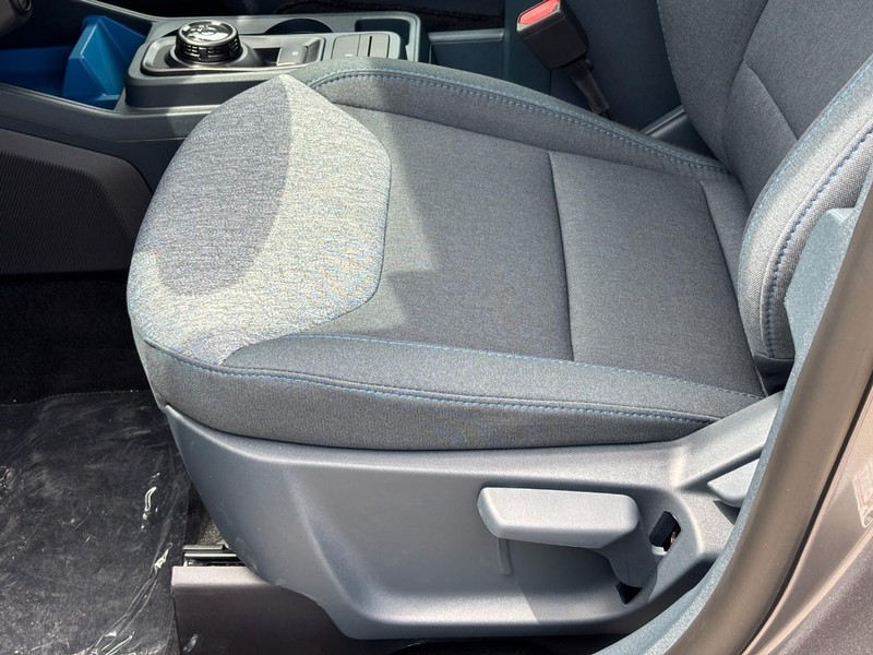 Ford Maverick Vehicle Full-screen Gallery Image 17
