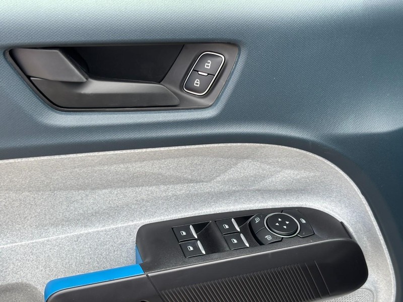 Ford Maverick Vehicle Full-screen Gallery Image 18