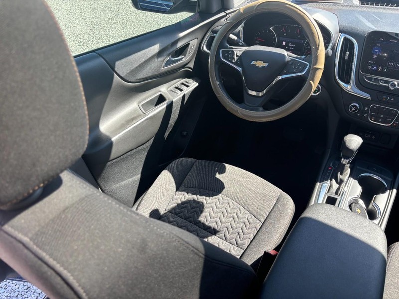 Chevrolet Equinox Vehicle Full-screen Gallery Image 12