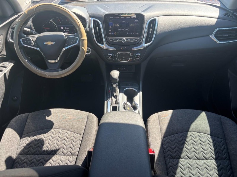 Chevrolet Equinox Vehicle Full-screen Gallery Image 13