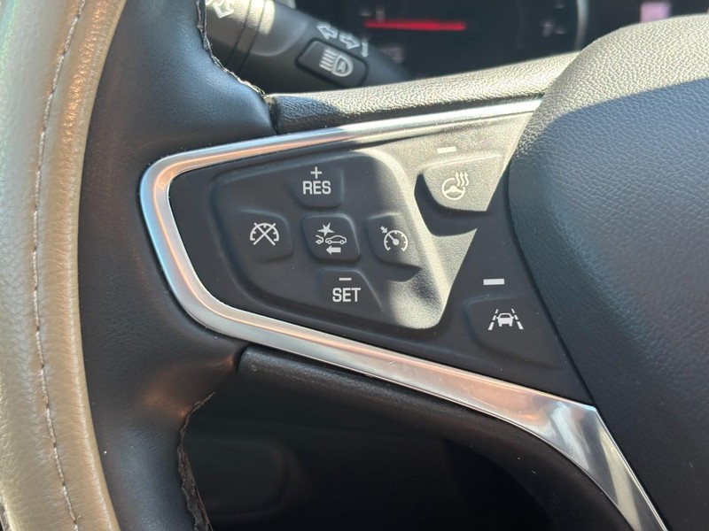 Chevrolet Equinox Vehicle Full-screen Gallery Image 17