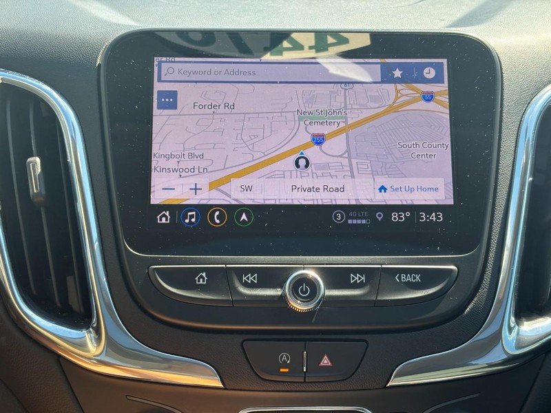 Chevrolet Equinox Vehicle Full-screen Gallery Image 21