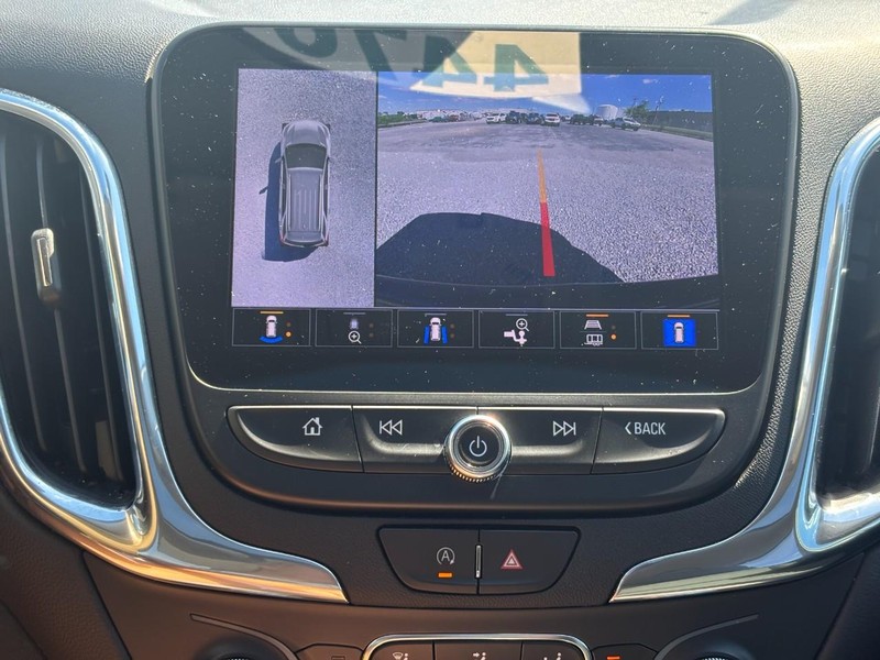 Chevrolet Equinox Vehicle Full-screen Gallery Image 22