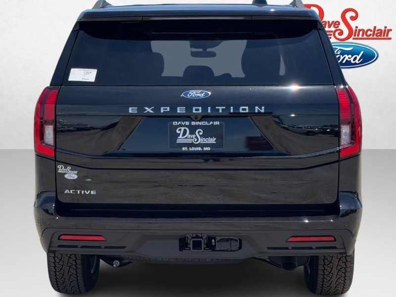 Ford Expedition Vehicle Full-screen Gallery Image 08