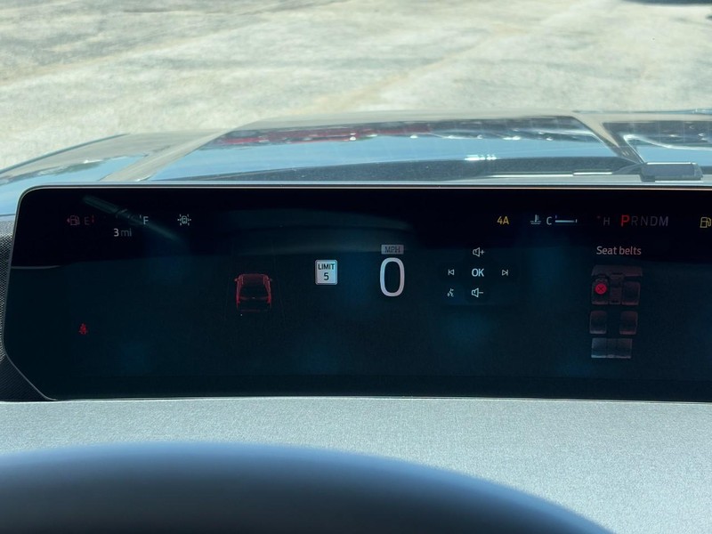 Ford Expedition Vehicle Full-screen Gallery Image 21