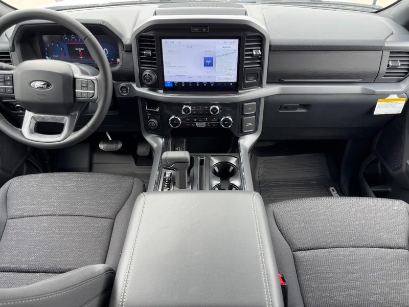 Ford F-150 Vehicle Full-screen Gallery Image 14