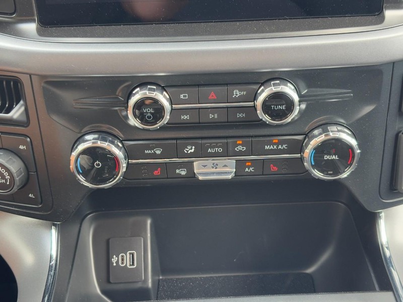 Ford F-150 Vehicle Full-screen Gallery Image 24
