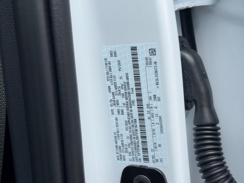 Ford F-150 Vehicle Full-screen Gallery Image 25