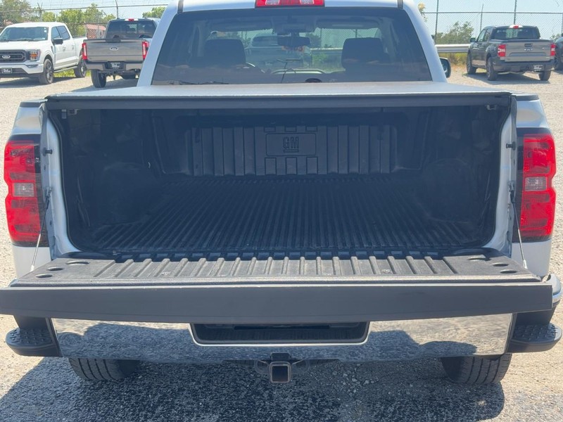 Chevrolet Silverado 1500 Vehicle Full-screen Gallery Image 09
