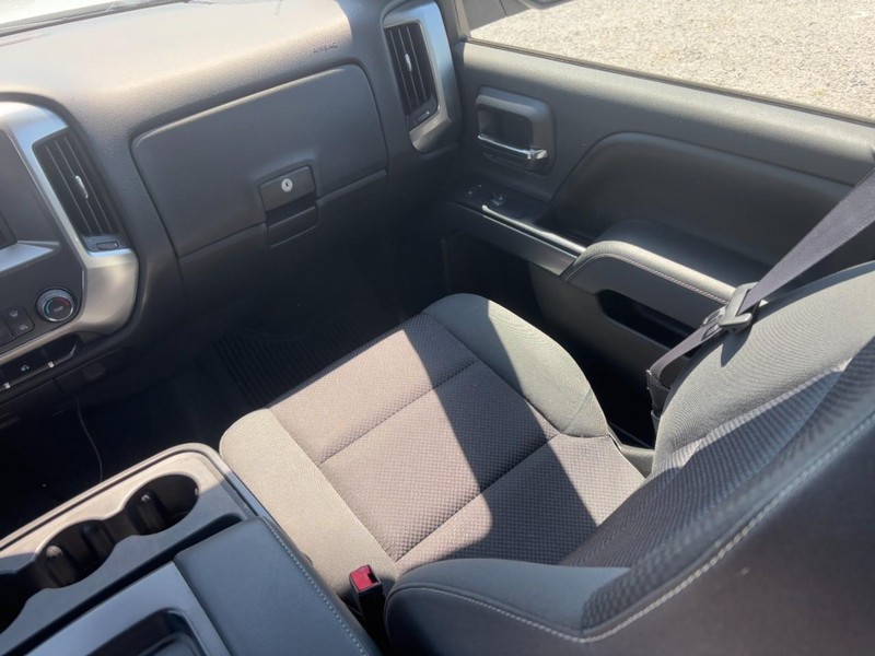 Chevrolet Silverado 1500 Vehicle Full-screen Gallery Image 14