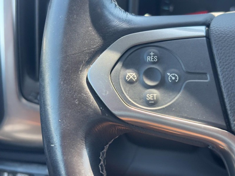 Chevrolet Silverado 1500 Vehicle Full-screen Gallery Image 17