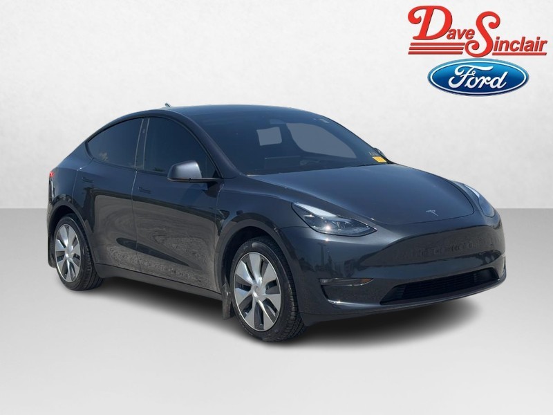 Tesla Model Y Vehicle Full-screen Gallery Image 04