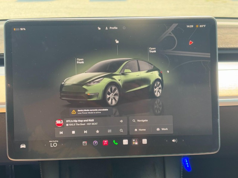 Tesla Model Y Vehicle Full-screen Gallery Image 21